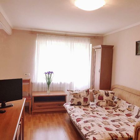 Квартира -Студія Вул. Героїв Севастополя 46/17, Поруч Нау, Клініка Шалімова, Швидкістний Трамвай, Ж/Д Вокзал, Аеропорт Жуляни Kiev Dış mekan fotoğraf